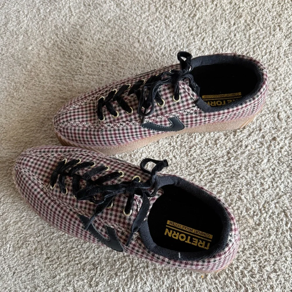 Tretorn Plaid Sneakers with Black Details - Picture 4 of 8